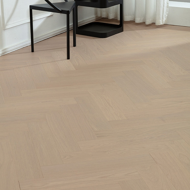 Pisos compostos de madeira maciça de três camadas em espinha de peixe Pisos de madeira maciça de carvalho interior de três camadas