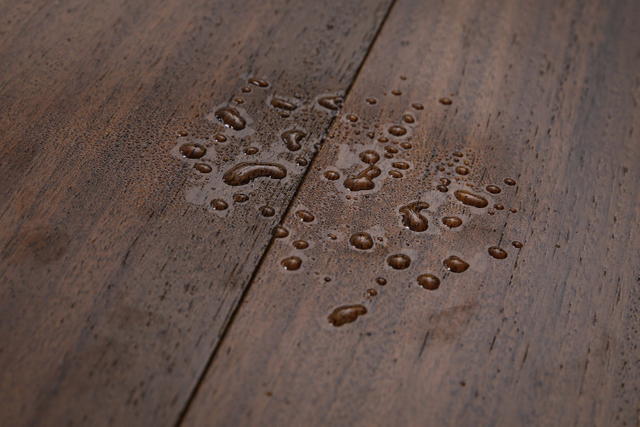 Pisos de madeira maciça fabricados na China OKAN especial para pisos internos de sândalo vermelho africano