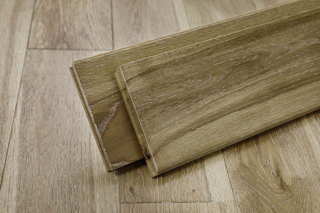 Piso de madeira maciça de carvalho branco europeu estilo madeira natural quarto sala de estar piso interior